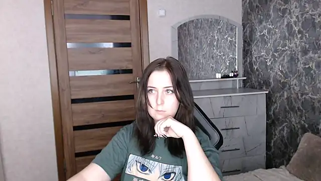 Snapshot of Kristy-Max chatting on December 21, 8:38 pm Kristy-Max online show from December 21, 8:38 pm