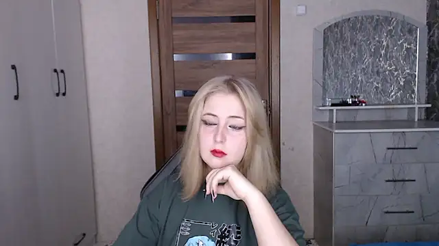 Snapshot of Kristy-Max chatting on January 5, 9:07 pm Kristy-Max online show from January 5, 9:07 pm