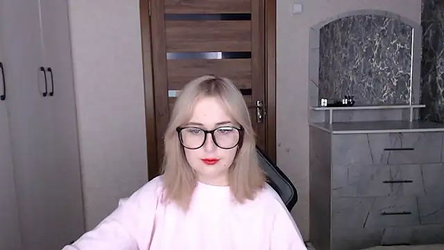 Snapshot of Kristy-Max chatting on January 14, 8:36 pm Kristy-Max online show from January 14, 8:36 pm