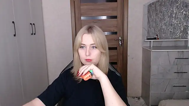 Snapshot of Kristy-Max chatting on January 19, 4:49 am Kristy-Max online show from January 19, 4:49 am