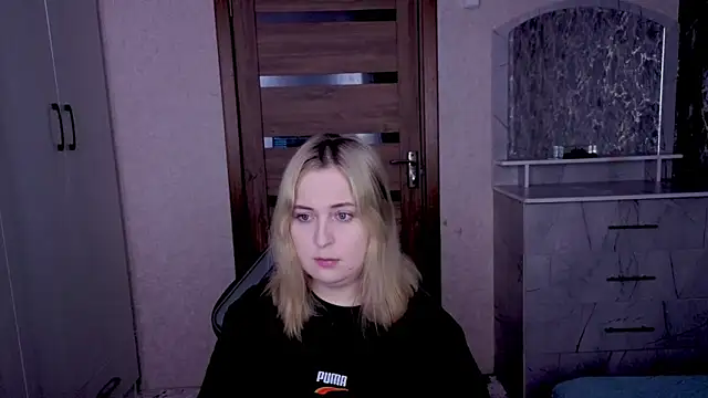 Snapshot of Kristy-Max chatting on February 22, 10:52 pm Kristy-Max online show from February 22, 10:52 pm