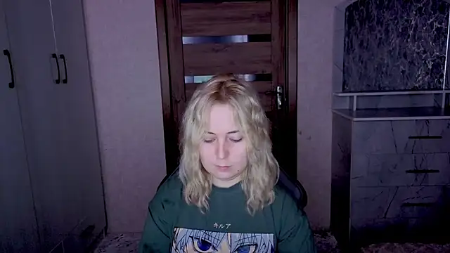 Snapshot of Kristy-Max chatting on March 14, 8:47 pm Kristy-Max online show from March 14, 8:47 pm