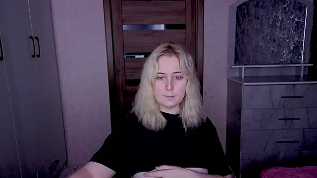 Snapshot of Kristy-Max chatting on March 15, 8:04 pm Kristy-Max online show from March 15, 8:04 pm