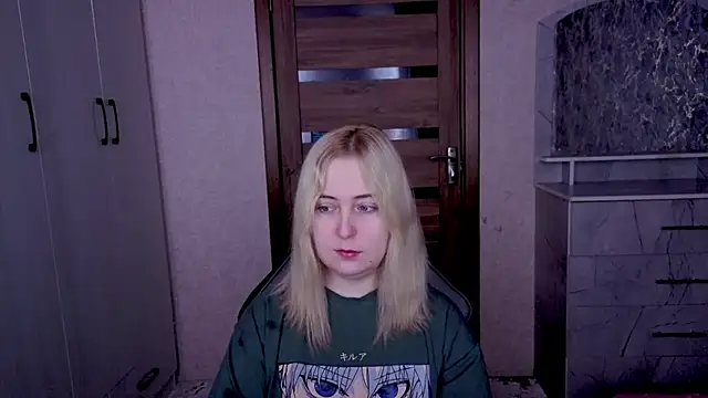 Snapshot of Kristy-Max chatting on March 18, 2:04 am Kristy-Max online show from March 18, 2:04 am