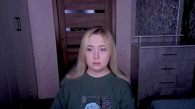 Kristy-Max online show from May 19, 2:18 am