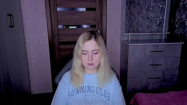 Kristy-Max online show from May 21, 8:38 pm