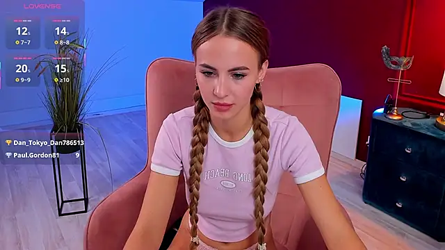 Snapshot of CherieDane chatting on October 1, 12:27 am CherieDane online show from October 1, 12:27 am