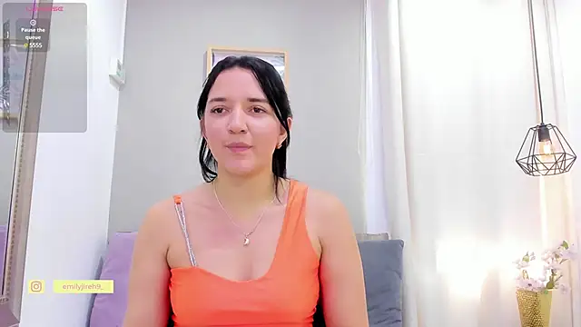 Snapshot of _EmilyJireh_ chatting on January 13, 7:42 pm EmilyJireh online show from January 13, 7:42 pm