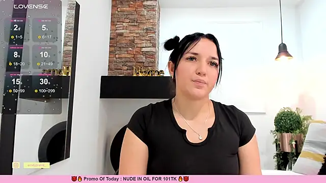 Snapshot of _EmilyJireh_ chatting on February 11, 7:16 pm EmilyJireh online show from February 11, 7:16 pm