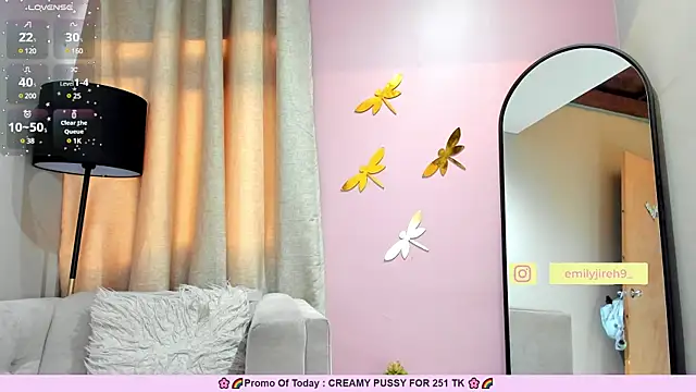 Snapshot of _EmilyJireh_ chatting on February 18, 10:25 pm EmilyJireh online show from February 18, 10:25 pm