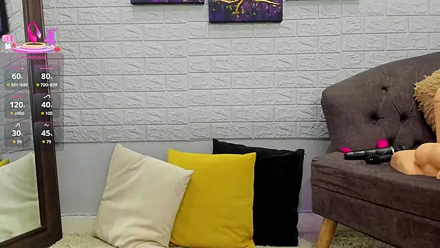 Snapshot of _EmilyJireh_ chatting on September 10, 7:25 pm EmilyJireh online show from September 10, 7:25 pm