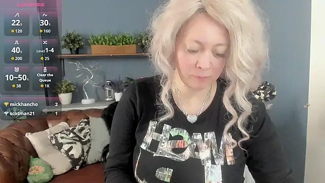 JesiaFoxi online show from February 10, 8:13 pm