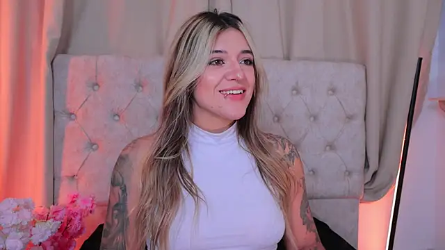 ashleyvalirya online show from December 29, 3:54 am