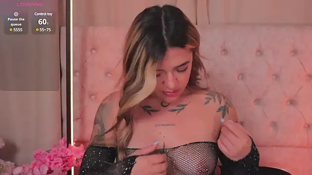 ashleyvalirya online show from February 21, 6:51 am