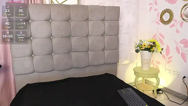 ashleyvalirya online show from September 12, 8:20 pm