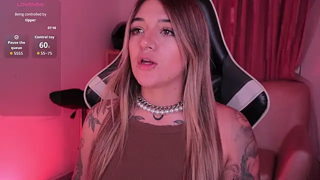 ashleyvalirya online show from December 18, 4:07 am