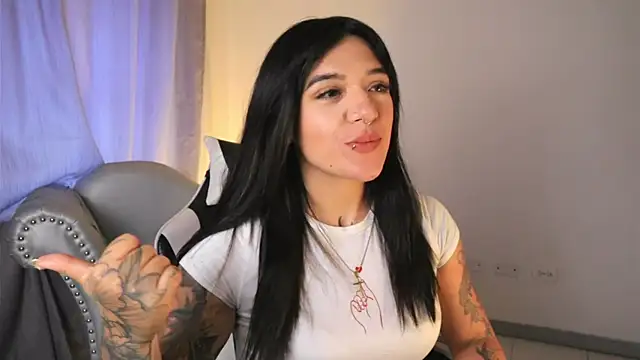 ashleyvalirya online show from May 11, 7:44 pm