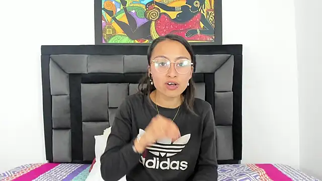 tatiana valencia online show from March 19, 6:12 pm