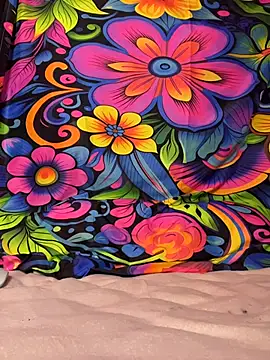 Snapshot of xMirana_ chatting on December 20, 12:45 pm xMirana online show from December 20, 12:45 pm