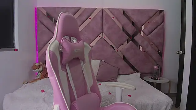 saori 9b online show from February 18, 4:19 am