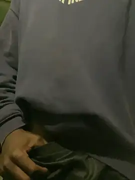 Snapshot of Alphadavid_23 chatting on February 17, 11:23 am Alphadavid 23 online show from February 17, 11:23 am