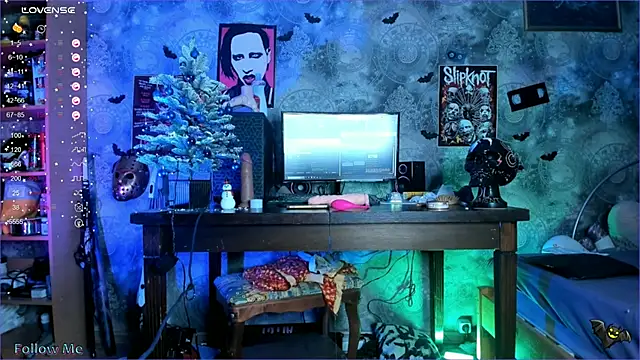 KuromiRacer  online show from December 30, 2:20 am