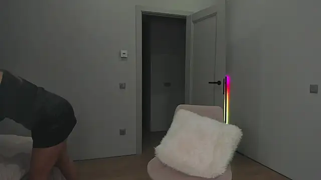  cometoseeme  online show from November 28, 11:29 pm