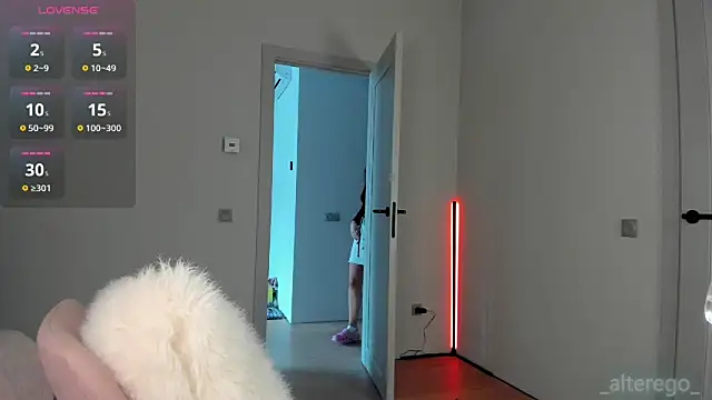  cometoseeme  online show from February 18, 12:56 pm