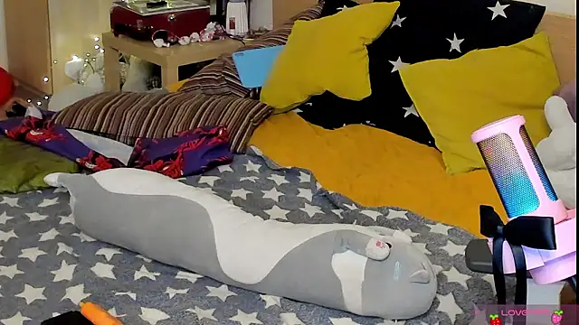 Sunny Elly online show from March 16, 8:35 pm