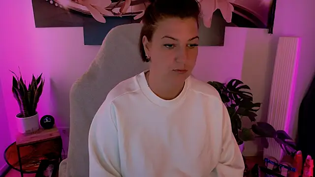 Snapshot of NatiLove35 chatting on April 25, 5:54 am NatiLove35 online show from April 25, 5:54 am