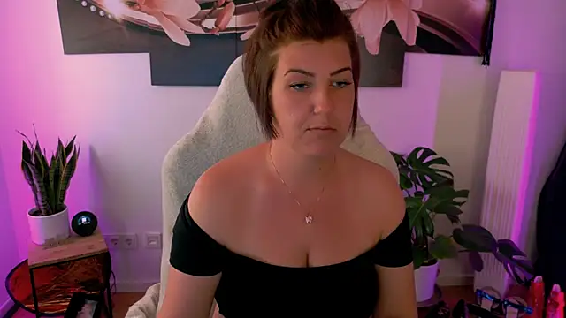Snapshot of NatiLove35 chatting on April 25, 4:48 pm NatiLove35 online show from April 25, 4:48 pm