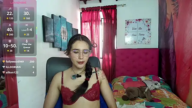 Snapshot of miley_blue_ chatting on April 10, 7:18 pm miley blue online show from April 10, 7:18 pm