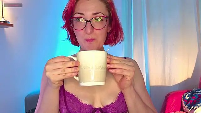 Snapshot of AnnaHaunter18 chatting on January 7, 7:10 am AnnaHaunter18 online show from January 7, 7:10 am