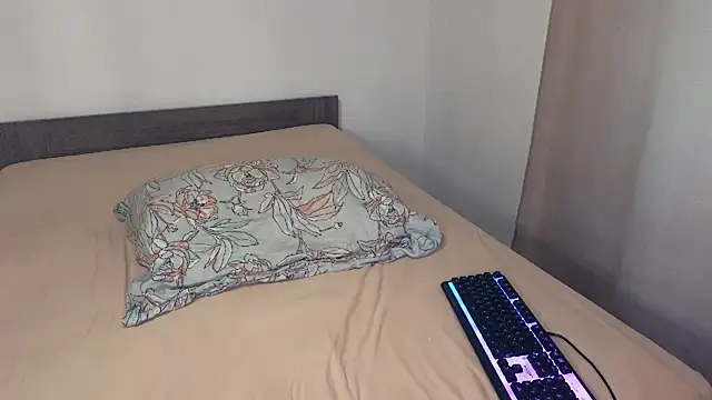 Snapshot of rosebelle11111 chatting on October 7, 6:10 am rosebelle11111 online show from October 7, 6:10 am