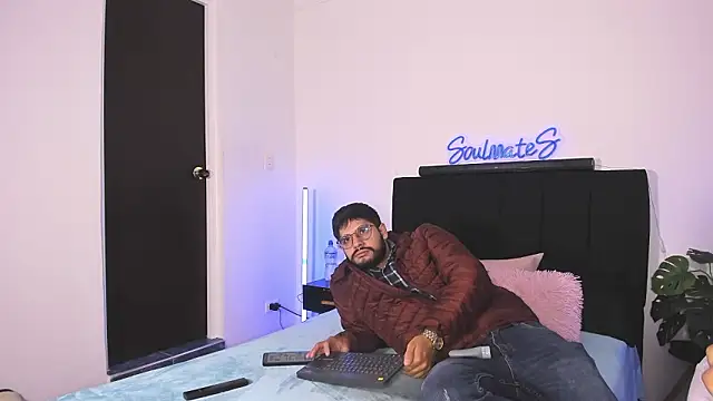 Snapshot of -soulmate-s chatting on February 18, 2:02 pm -soulmate-s online show from February 18, 2:02 pm