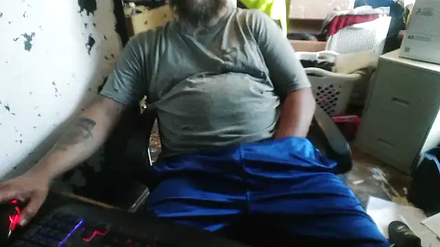 slickwill123 online show from June 8, 10:32 pm
