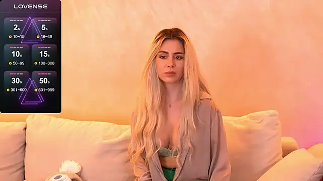 Snapshot of Kylie_Benton chatting on September 25, 3:10 am Kylie Benton online show from September 25, 3:10 am