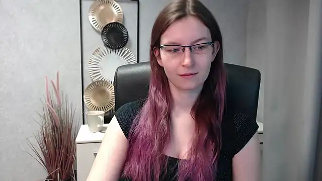 emmaxDelight online show from December 2, 6:41 am