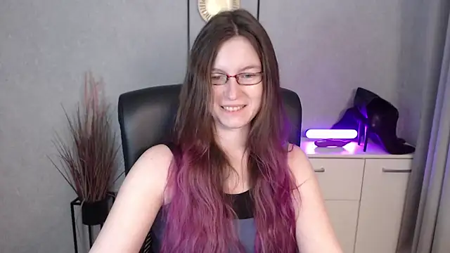 emmaxDelight online show from December 23, 6:22 am