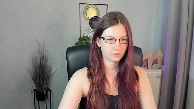 emmaxDelight online show from July 7, 6:27 am