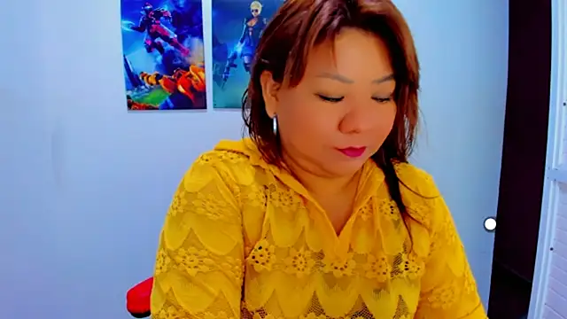 Snapshot of victoria_love89 chatting on April 14, 1:44 am victoria love89 online show from April 14, 1:44 am
