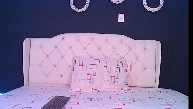 zoe jones13 online show from December 31, 11:53 am
