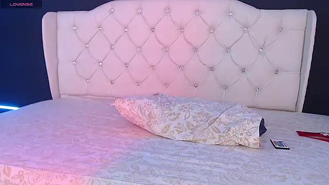 zoe jones13 online show from January 6, 3:08 pm