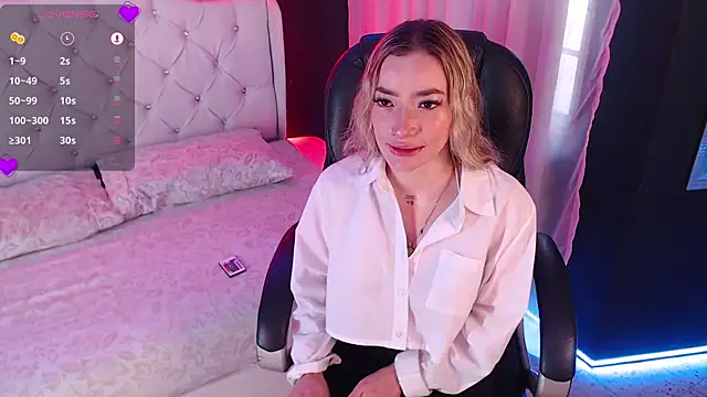 zoe jones13 online show from January 17, 11:49 am