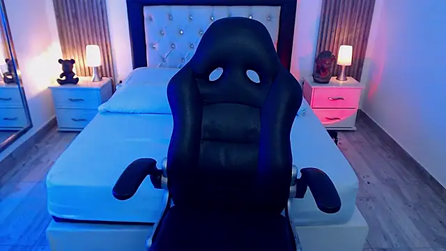 zoe jones13 online show from September 29, 3:22 am