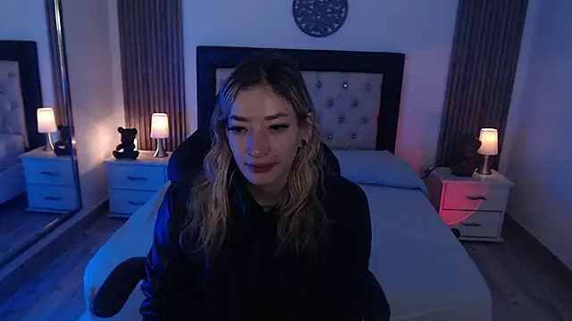 zoe jones13 online show from November 8, 3:18 am