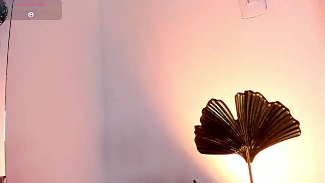 Snapshot of Mia_ross16 chatting on February 7, 7:38 pm Mia ross16 online show from February 7, 7:38 pm