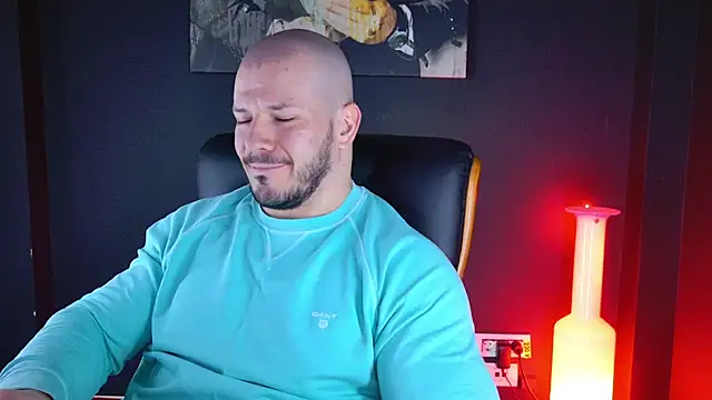 AngeloEric online show from December 3, 7:32 am