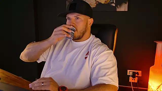 AngeloEric online show from September 29, 6:40 am