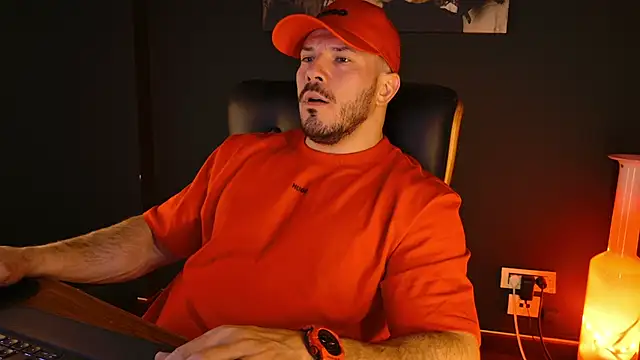 AngeloEric online show from December 14, 1:38 pm